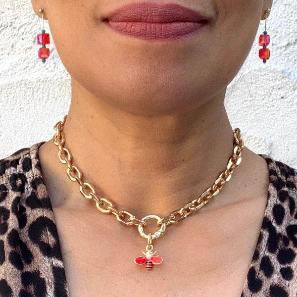 Collier chaîne épaisse, choker, femme, grosse maille doré, pendentif émaillée rouge, médaillon, cadeau d’anniversaire, rock chic,ras de cou