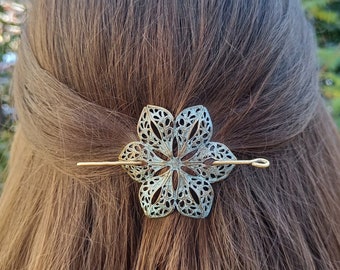 HANDMADE Vintage hair pin, vintage hair clip, vintage flower hair pin, upcycle hair pin, vintage style barrette, vintage style shawl pin