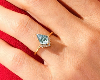 Kite Moss Agate Engagement Ring with Baguette Moissanite Sidestones / 14k Gold Gemstone Engagement Ring  / 6-Prong Ring