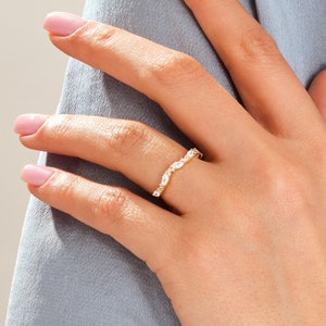 Bague de mariage marquise et diamants simulés taille triple rond/ Alliance marquise et triple diamants ronds en moissanite/ Alliance minimaliste
