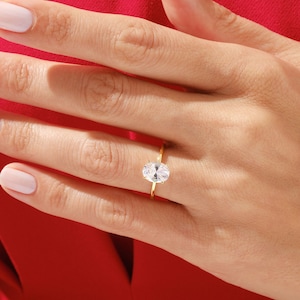 Anillo de compromiso ovalado en oro macizo de 14 k / 1, 1,5, 2 anillos de compromiso de moissanita CT / anillo de moissanita solitario de 4 puntas / anillo de promesa de oro imagen 1