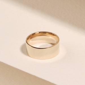 14k Solid Gold 7mm Flat Wedding Band / 14k Yellow Gold Wedding Ring for Men and Women / Plain Wide Gold Wedding Band in 10k, 14k, 18k