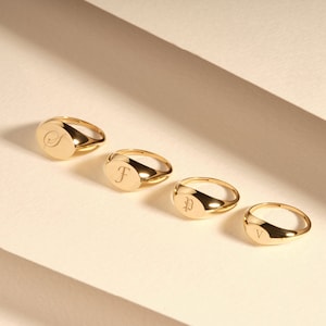 Anillo de sello ovalado personalizado en oro macizo de 14k / Anillo de sello rosado personalizado para hombres y mujeres / Anillo familiar grabado / Regalo de graduación