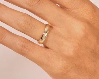 18K Gold Wedding Band, Classic Dome, Comfort Fit Wedding Ring for Men and Women