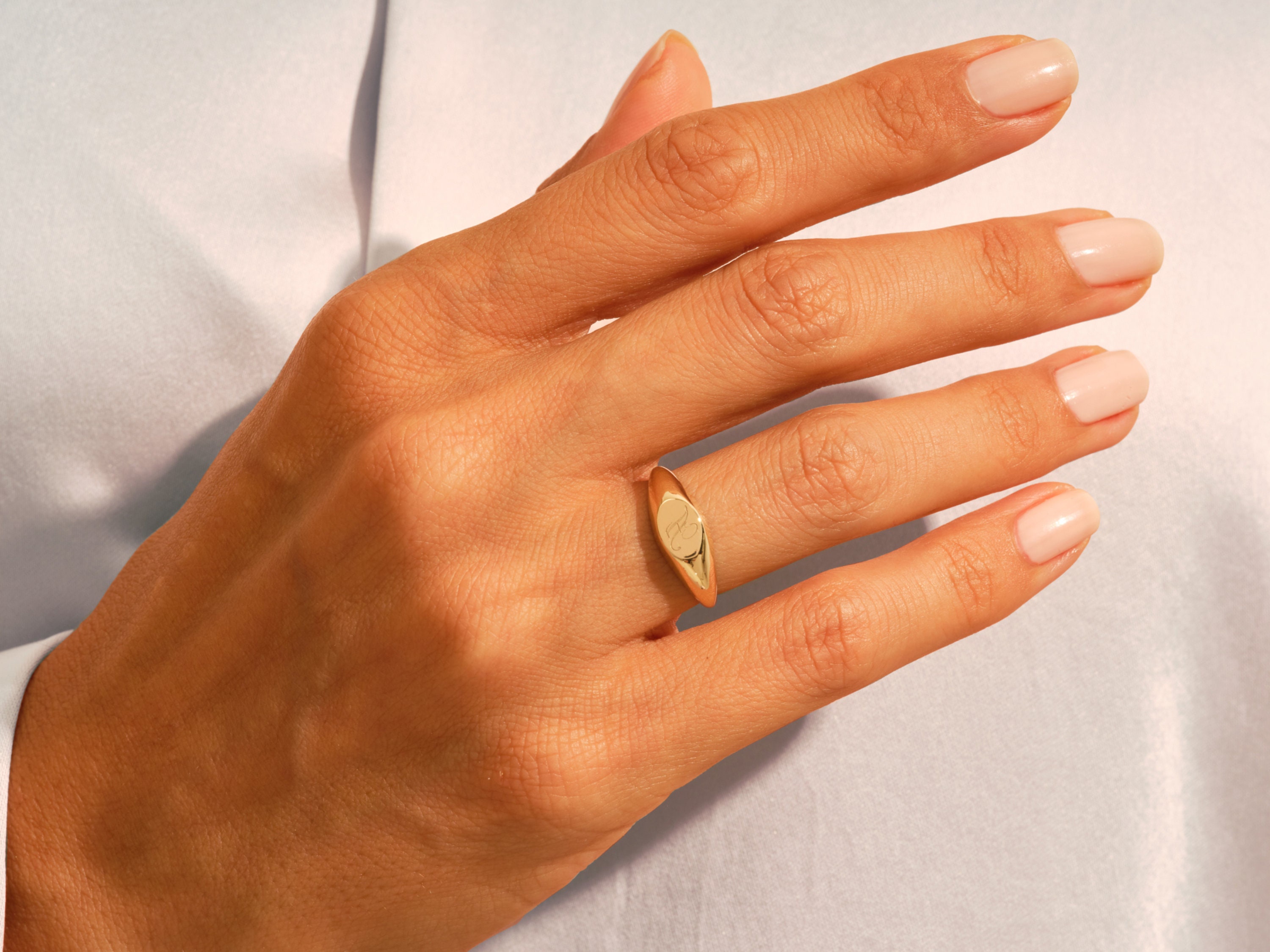 Custom Oval Signet Ring in 14k Solid Gold / Personalized