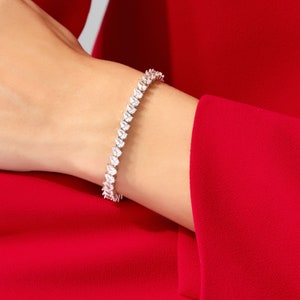 Bracciale tennis in moissanite a pera in oro massiccio 14K / Bracciale con diamanti simulati taglio brillante a pera da 5,00 mm x 3,00 mm / Regalo di nozze per lei