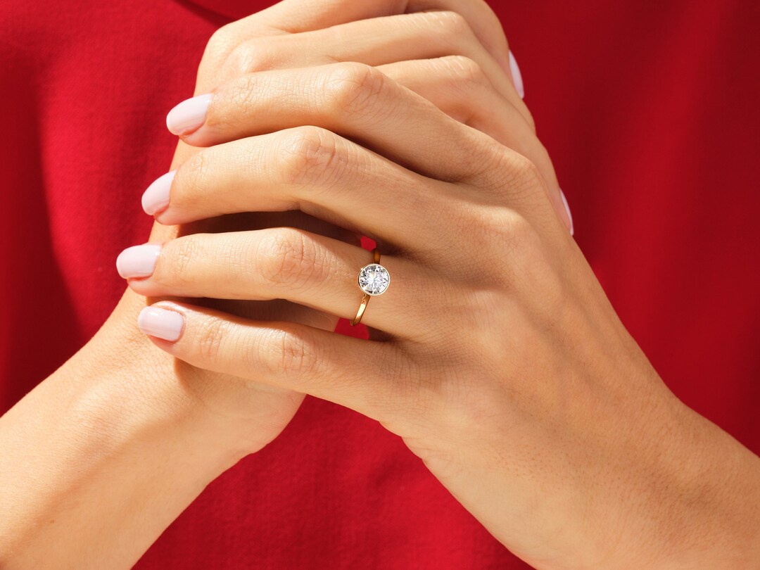 Bezel Set Roundcut Engagement Ring in 14k Solid Gold/ 1 CT Moissanite