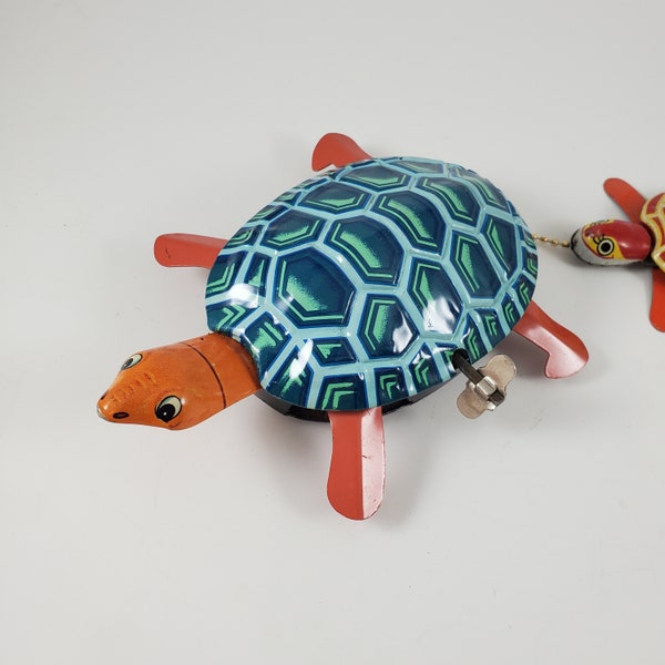 Vintage Wind Up Tin Turtle Family Toy - WORKS