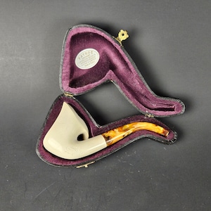 Carved Paykoc Meerschaum Pipe with Case