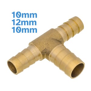 Può includere: Connettore per tubo a T in ottone con tre aperture. Il connettore ha un diametro di 10 mm, 12 mm e 10 mm.