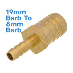 Può includere: Raccordo per tubo in ottone da 19 mm a 8 mm. Il raccordo è in ottone e ha una forma esagonale. Viene utilizzato per collegare tubi di diverse dimensioni.
