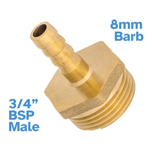 Può includere: Raccordo per tubo in ottone BSP maschio da 3/4 di pollice a barb 8 mm. Il raccordo è di colore dorato e ha una forma esagonale.