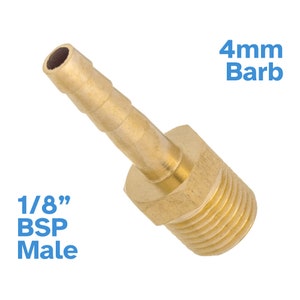 Può includere: Un raccordo per tubo in ottone da 1/8" BSP maschio a 4 mm di barb. Il raccordo ha un'estremità filettata e una barb all'altra estremità.