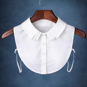 Cuello falso de satén blanco con diseño en cascada para mujeres y niñas, blusa con botones y cuello, suéter con capa puntiaguda.