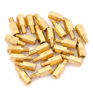 25 Stück M2 5mm Messing Spacer Abstandshalter Stecker auf Buchse Hex Abstand Schraube Gewinde Separator Schaltung Unterstützung Komponente ersetzen Ersatzteil Werkzeug