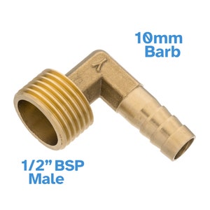 Può includere: Raccordo a gomito in ottone da 1/2 pollice BSP maschio a 10 mm barb. Il raccordo è in ottone e ha una filettatura maschio BSP da 1/2 pollice su un'estremità e una barb da 10 mm sull'altra estremità.