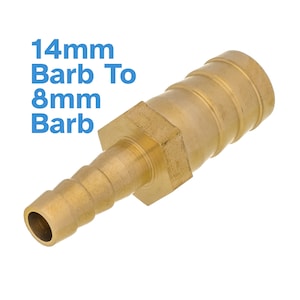 Könnte beinhalten: Ein Messing-Schlauchverbinder mit 14 mm auf 8 mm. Der Verbinder hat an einem Ende eine sechseckige Mutter und am anderen Ende einen Dorn.