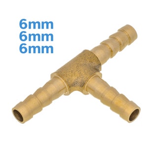 Può includere: Connettore a T in ottone con tre porte da 6 mm. Il connettore è progettato per unire tre tubi.