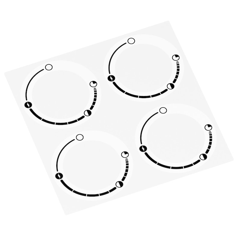 Puede incluir: Cuatro pegatinas circulares blancas con marcas negras. Cada pegatina tiene un c&iacute;rculo con un c&iacute;rculo peque&ntilde;o en la parte superior, un s&iacute;mbolo de rayo y una serie de guiones alrededor del c&iacute;rculo.