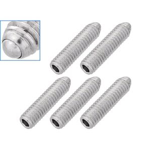 Op de afbeelding: Zes zilverkleurige, schroefdraad, kogelvormige schroeven. De schroeven hebben een zeskantige kop en een afgeronde punt.