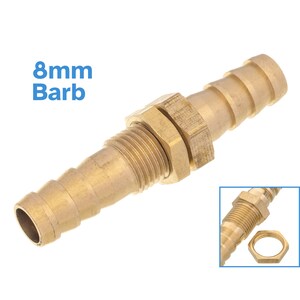 Könnte beinhalten: Messing-Schlauchverbinder mit 8 mm Barb und Gewindeende. Der Verbinder ist aus Messing und hat eine goldene Oberfläche.