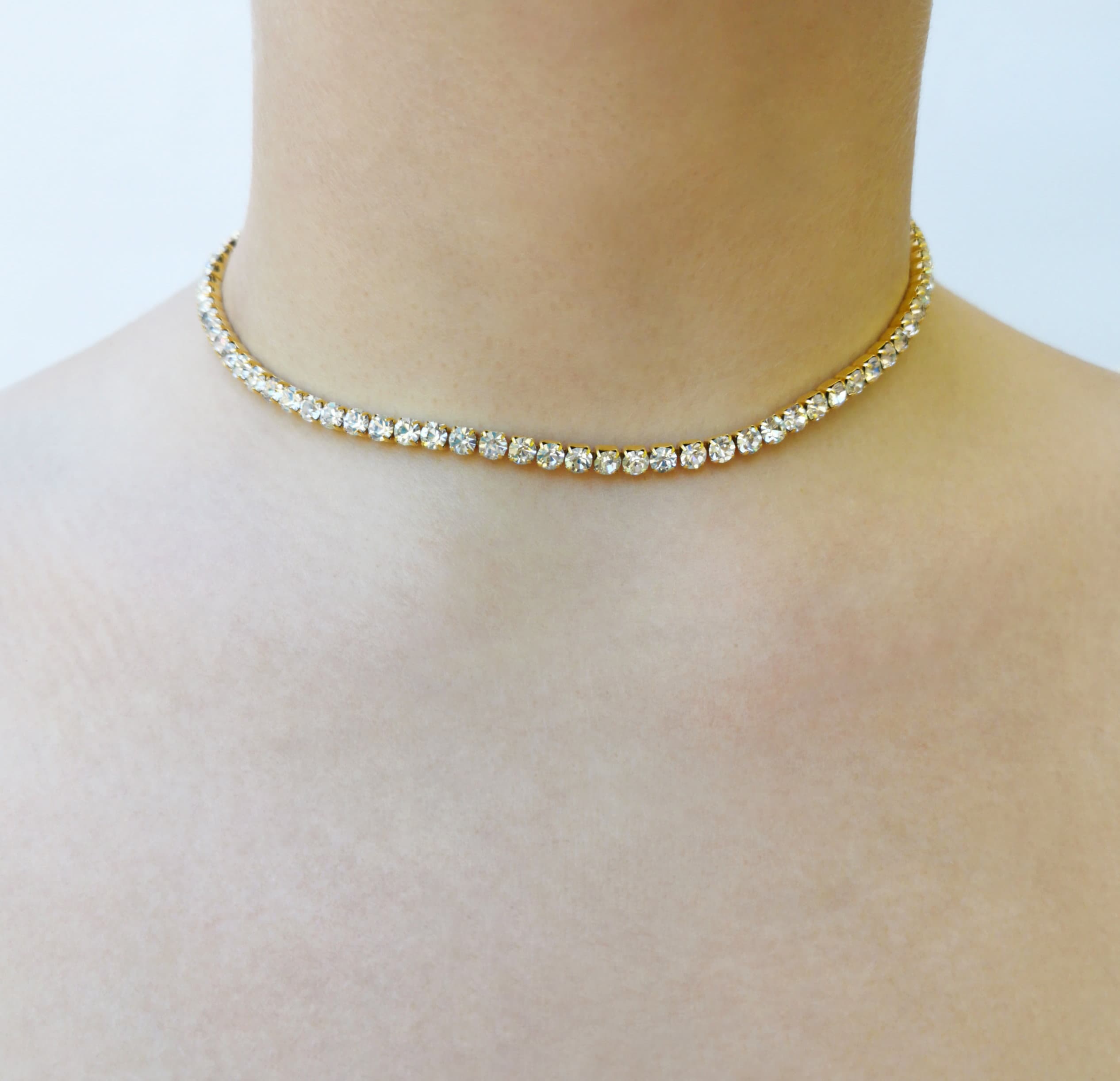 Choker com Folhas - Kiama  Swarovski necklace, Hair jewelry