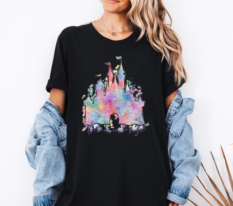 Camiseta del Castillo de Disney, camiseta mágica de Disneyland, camiseta familiar de Magic Kingdom, camiseta a juego de vacaciones de Disney 2026, sudadera de viaje a Disneyland imagen 2