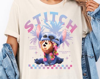 Koszulka Stitch and Kakamora, Koszulka Stitch Santa Monica Surfing Session, Urocza koszulka Stitch, Dopasowana letnia koszulka Disney, Koszulka z prezentem wakacyjnym Wdw