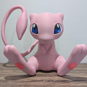 Mew de tamaño natural