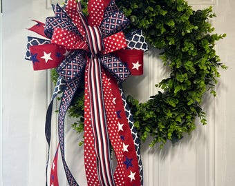 愛国的な赤白青 - アメリカンリースリボン、アメリカの戦没者追悼記念日の装飾 5