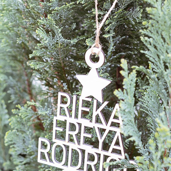 Tannenbaum / Weihnachtsbaum mit Namen / Personalisiert aus Holz Geschenk / Weihnachtsbaumanhänger / Christbaumanhänger / Baum mit Namen