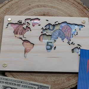 Geldgeschenk / Geschenkkarte Holz / Personalisierbar / Holzbild / Geldhalter Weltkarte