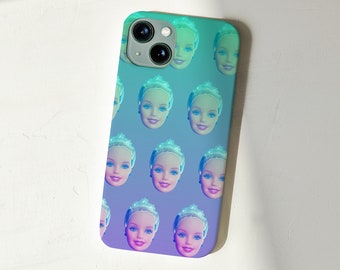 Barbie Pop Art en degradado turquesa púrpura, funda de teléfono delgada y brillante