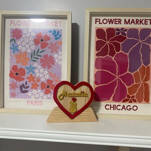 Cartel en forma de corazón fabricado a mano con madera pino o cerezo.