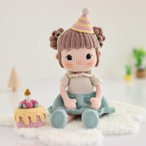 ENG-FR-TR Häkelanleitung für Geburtstagskind Luna Doll (2 Kleidung)