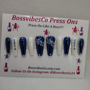 Zeta Chrome nails