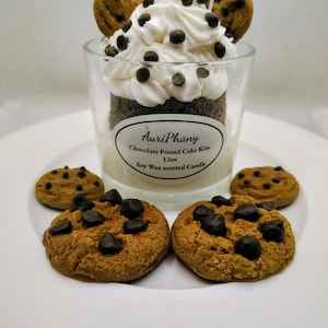 Chocolate chip pound cake candle