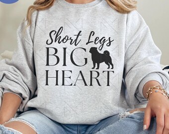 Pug SVG, Pug de patas cortas y corazón grande, Descarga digital, Amante de los perros png, Camiseta Pug png, Perro Pug lindo, Carrete de insignia para perro, Bolso Pug svg, Dueño de Pug