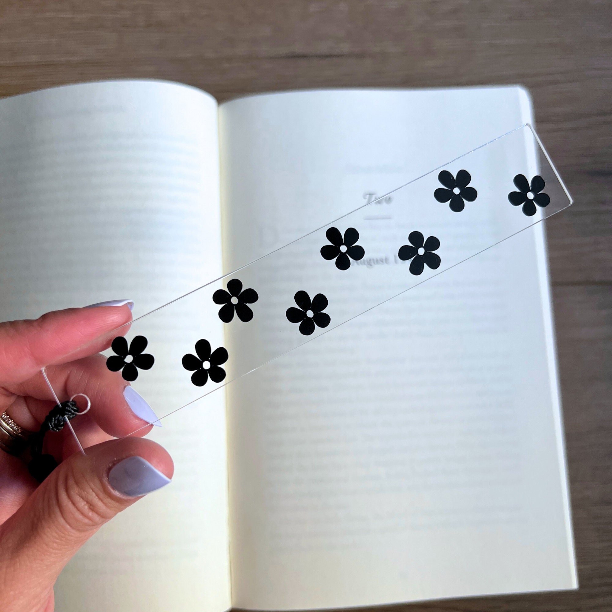 Black Bloom Bookmark| Book Accesories, Bookmarks, Asthetic Gifts for ...