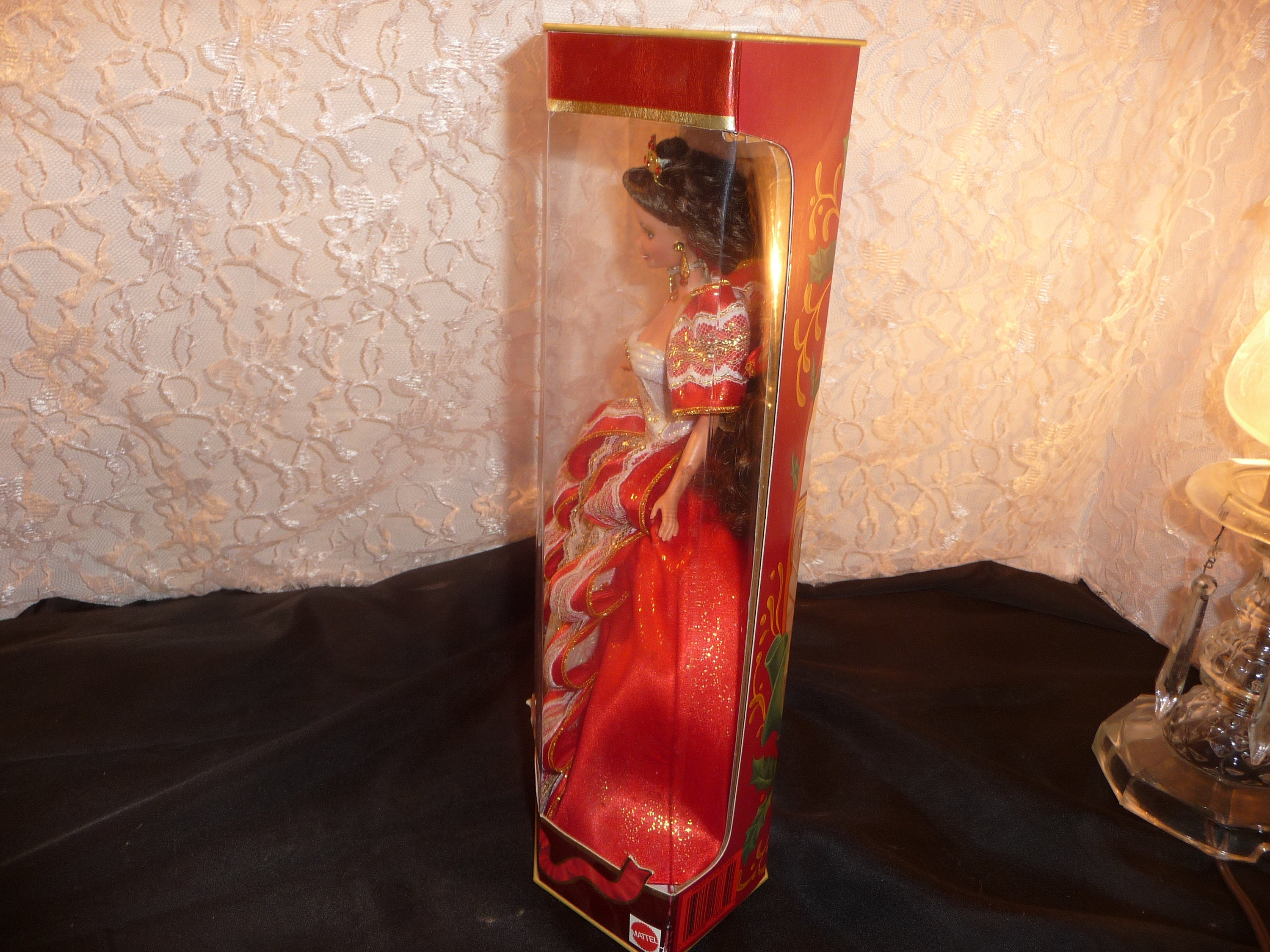 1997 Happy Holiday Special Edition Barbie Doll, Mint Condition, 10th Anniversary, Rare Find
