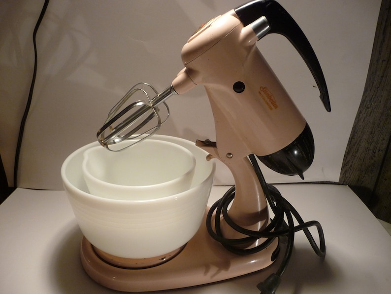 1950's Vintage Sunbeam Pink Mixmaster Electric Mixer, Original Book, Pyrex Hamilton Beach Bowls