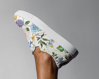 Women’s floral print slip on canvas shoes ,enjoy comfort style and convenience with our floral pattern slip on summer shoe collection