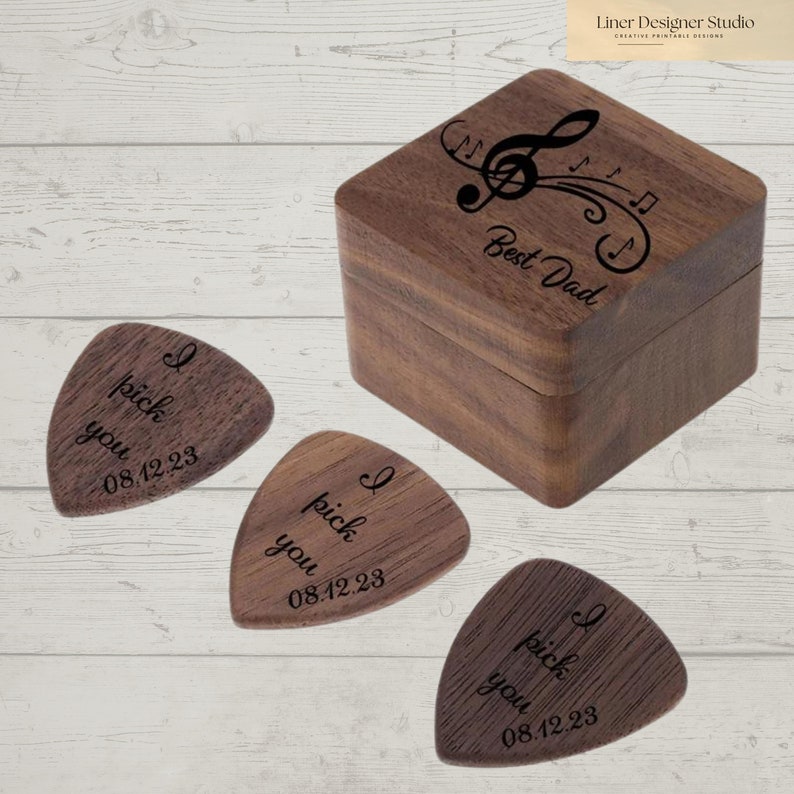 Gepersonaliseerde gitarist pick case, aangepaste gitarist gegraveerd houten pick box, cadeau voor gitarist, gitarist pick opslag, cadeau voor afbeelding 5