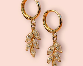 Gold Leaf Crystal Dangle Earrings: Elegant Wedding Jewelry