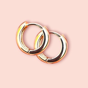 Small Gold Hoop Earrings | Classic Everyday Huggie Hoops | Minimalist Lightweight Earrings | Bridesmaids Gift | Unisex Jewellery
