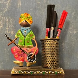 Iron Musician Pen Holder: Elegant Home Office Decor
