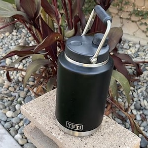 Yeti Rambler Half Gallon Jug - Black