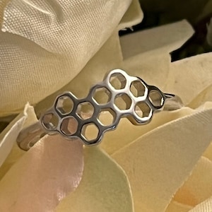 Honeycomb Sterling Silver Ring: Geometric Bee Jewelry, Size 7
