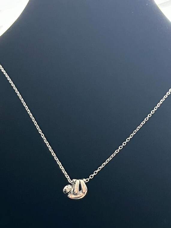 VONALA Collana Con Ciondolo Bradipo In Argento 925: Rallenta E Goditi La Vita!