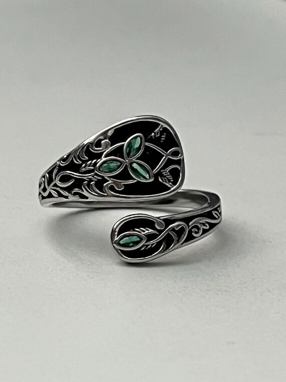 Sterling Silver Spoon Leaf Ring: Green Cubic Zirc… - image 5